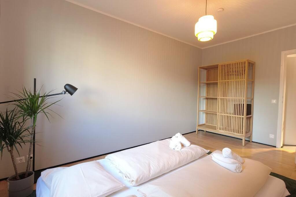Bu Designer-Apartment Next To Metro U1 Виена Екстериор снимка